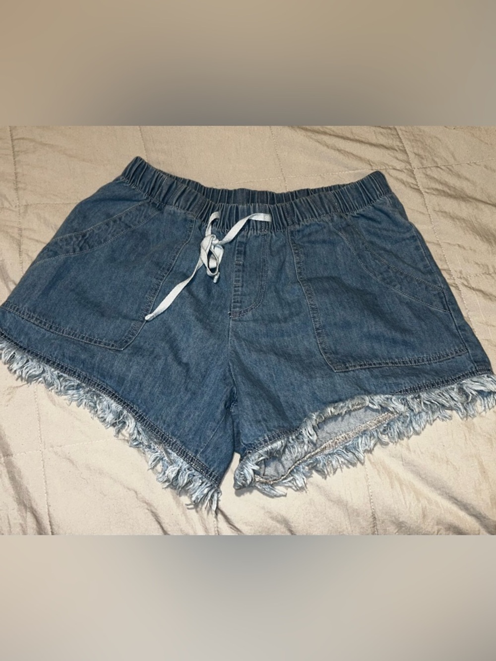 Denim Frayed Hem Women's Drawstring Shorts - Blue